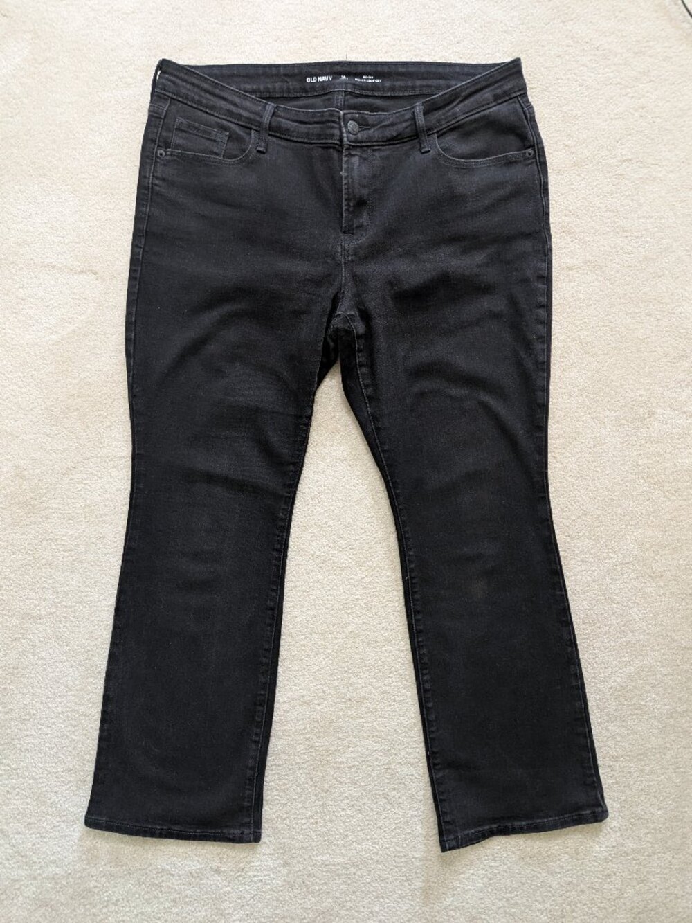 Old Navy Kicker Boot-Cut Jeans Solid Black Mid-Rise Size 14 Short 27" inseam